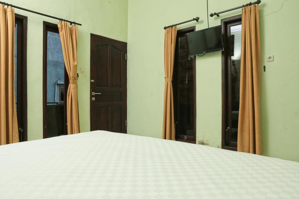 Hotel Reddoorz @ Mataram Kuta 3 Exteriér fotografie