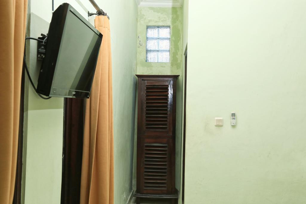 Hotel Reddoorz @ Mataram Kuta 3 Exteriér fotografie